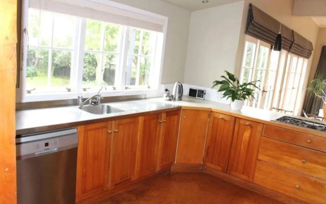 Bungalow by Cornwall Park