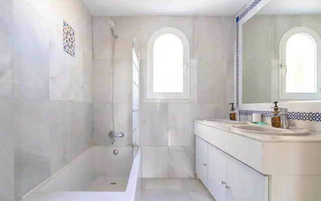 Sanders Beach - Stunning Villa Near Puerto Banus