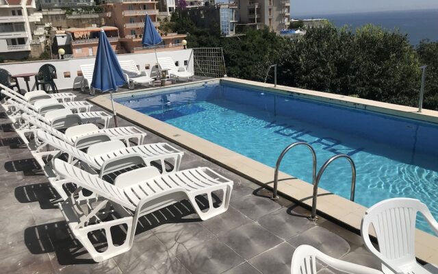 Apartments & Rooms Rozana