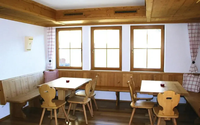 Chalet in Fiss With Panoramic Mountain Views