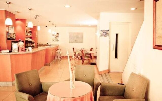 Hotel Maycar