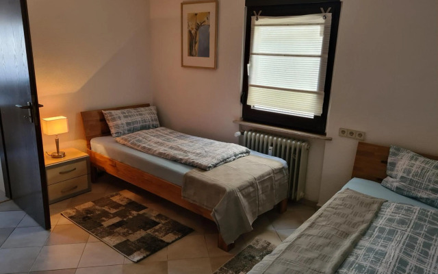 Monteurwohnung Fremdenzimmer mit WLAN, Garten, Parkplatz, eigener Terrasse