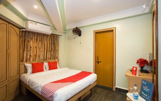 OYO 11499 Hotel Padma Krishna