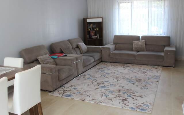 Lovely 3 Bedroom House With Large Garden