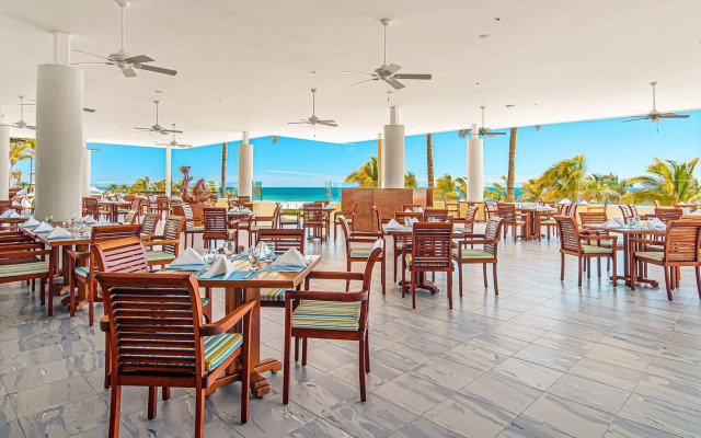 GR Solaris Lighthouse Los Cabos