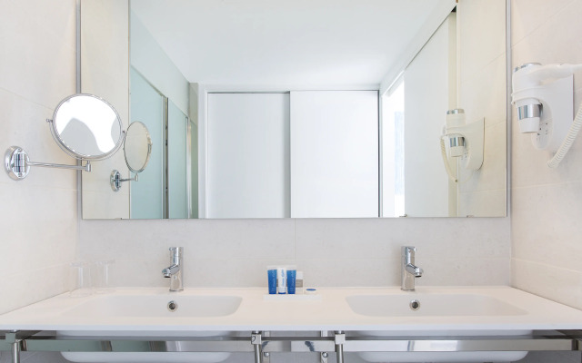 Reverence Life Hotel - Adults Only