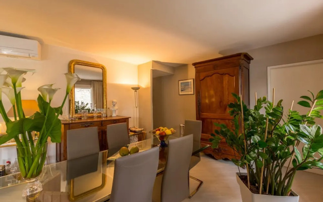 Jardin de la Reine - Premi re Conciergerie