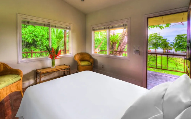 Iguana Lodge Beach Resort