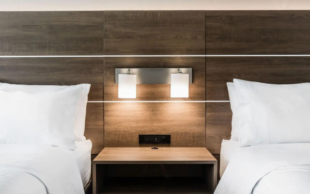 Holiday Inn Express & Suites Welland by IHG