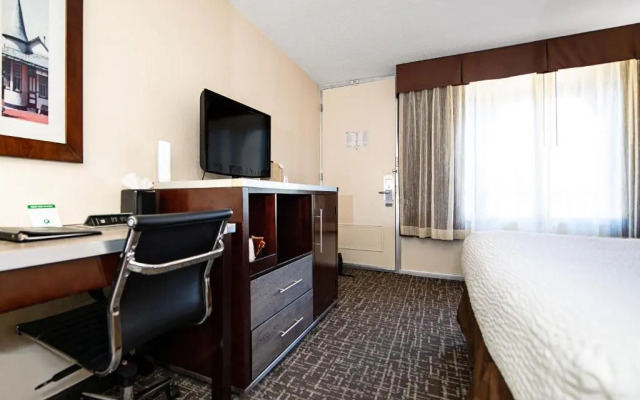 Rodeway Inn & Suites