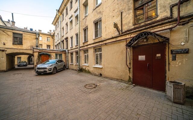 Apartment on Hermitage 3