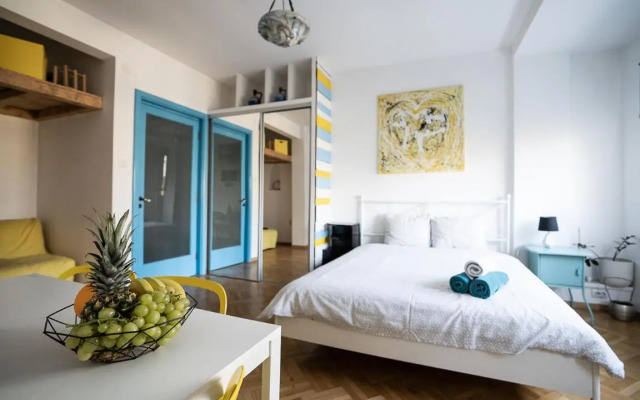 Central Studio at Cismigiu Park