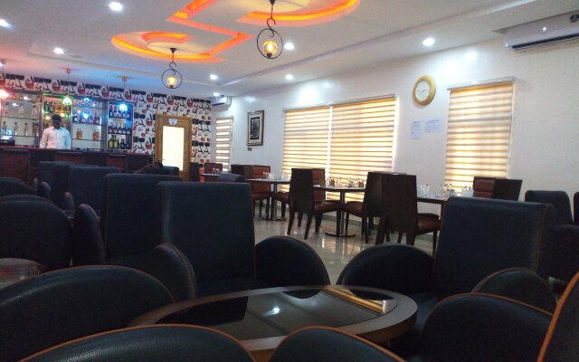 Bana Hotel & Suites