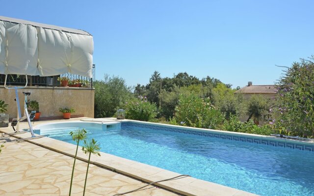 Beautiful Holiday House With Airco and Private Pool Near Uzès