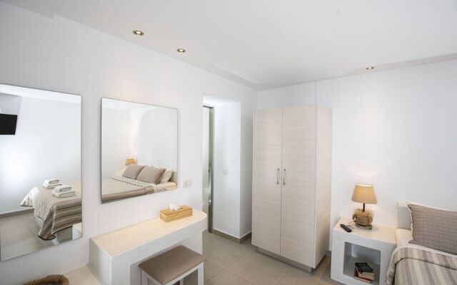 Santorini View Studios-Adults Only