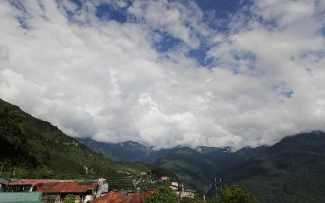 Hotel Tarayana Grand