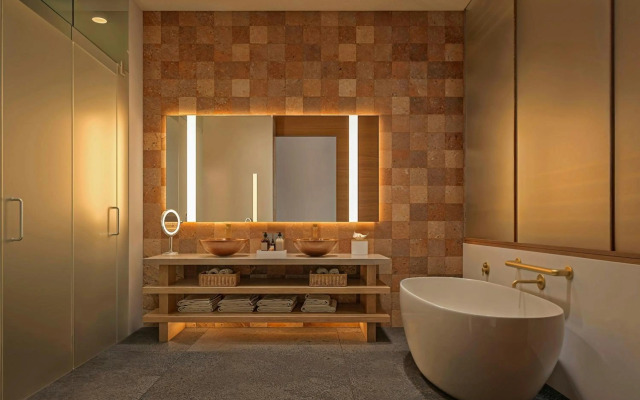 Cleviá, San Miguel de Allende, Autograph Collection