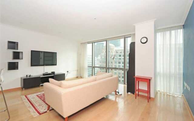 1 Bedroom Apartment With Panoramic Views In Docklandsv