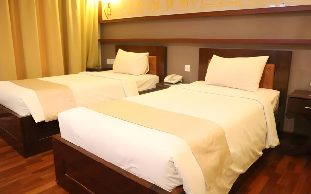 Sutan Raja Hotel & Convention Palu – Guest Rooms – Palu