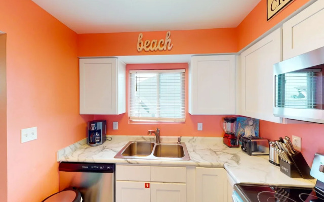 Summer House West Condos