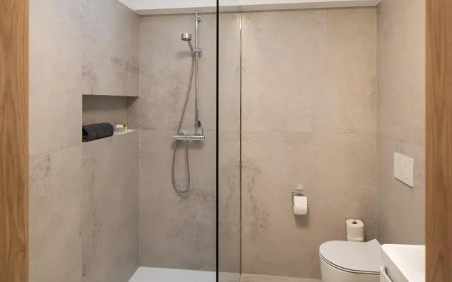 Home & Work Apartments