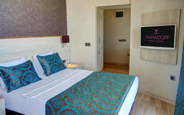 Parador Beach Hotel