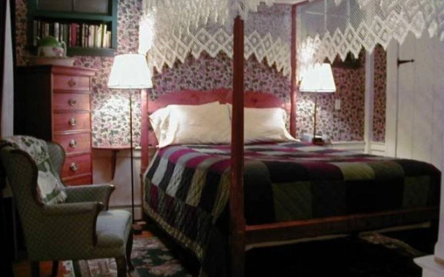 1786 The Limestone Inn Bed & Breakfast