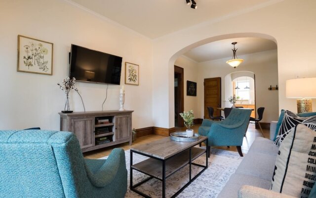 The Traveler's Nook Walk to City Park