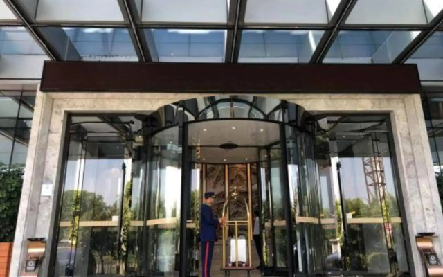Vienna International Hotel (Wuhan Workers' Culture Palace Jiyuqiao Metro Station)