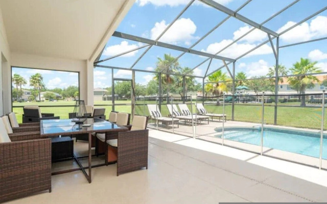 Spacious 4 bed 3 Bath Pool Home