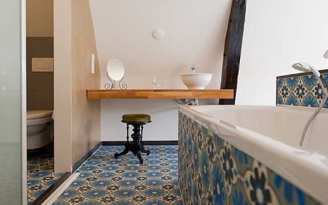 Mary K Hotel