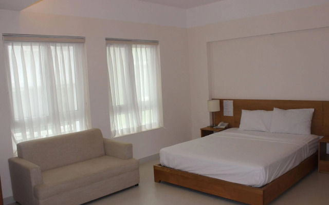 OYO 202 Eden Park Saigon Hotel