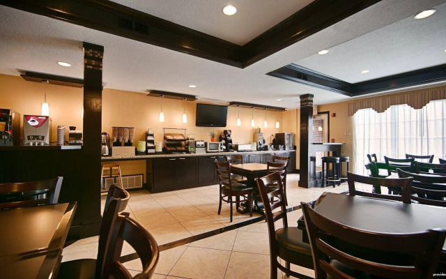 Best Western Plus Addison/Dallas Hotel