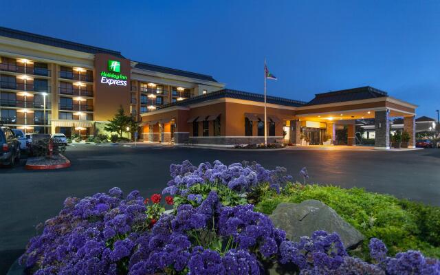 Holiday Inn Express at Monterey Bay, an IHG Hotel