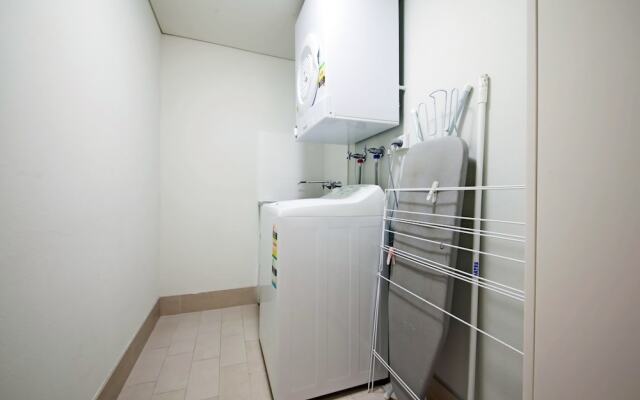 Cote D'Azur, Unit 11/61 Donald Street