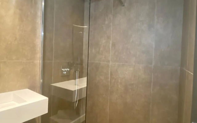 Mirror Hotel