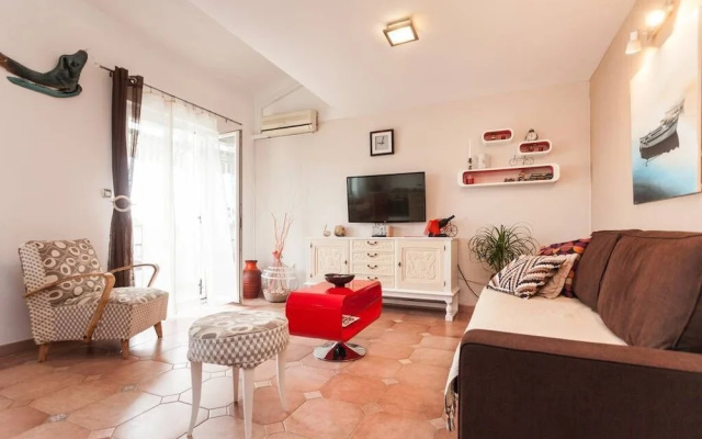 Apartment Lucija 2 with unique details