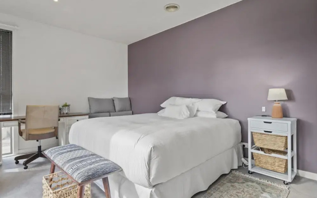 Lakeside 3-bed Family Home With Amazing Views