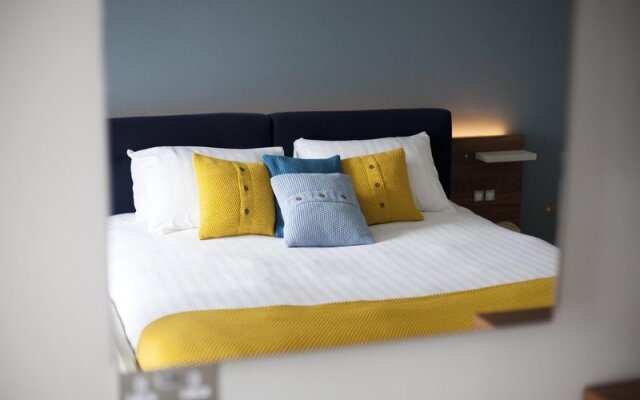 Captains Club Hotel Apartments And Spa