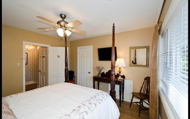 Inn-Chanted Forest B&B