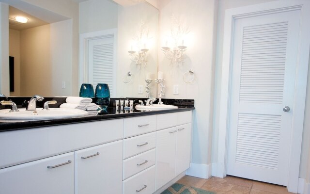 Crd1005 3 Bedroom Condo