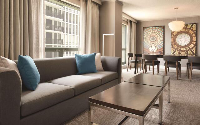 Hilton Chicago/Magnificent Mile Suites