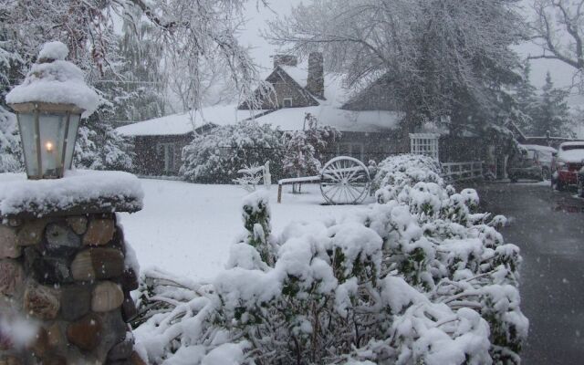 Cobblestone Manor B&B