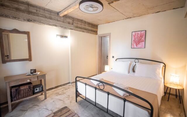 Pefkon Suites