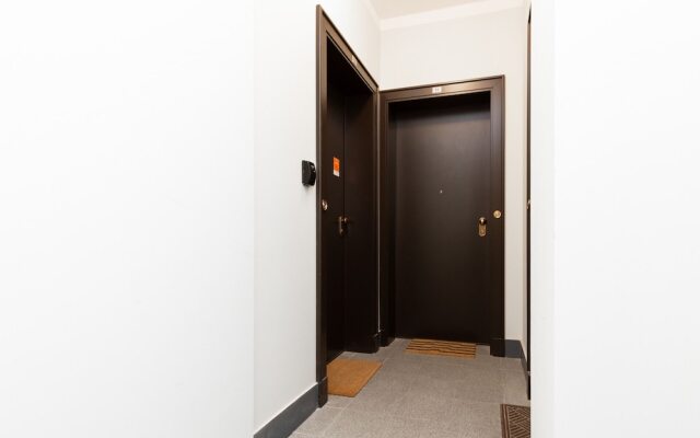 Apartment With Parking by Renters