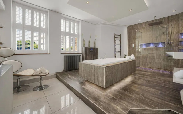 Chic Luxury - Central - Beach Access - Wind