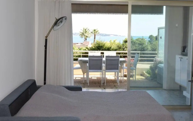 Sea View in Golfe-juan Near Cannes Beach