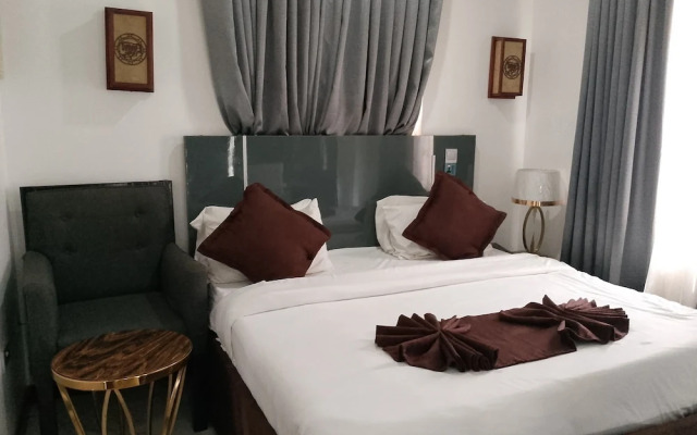 Ice Grand Hotel & Suites