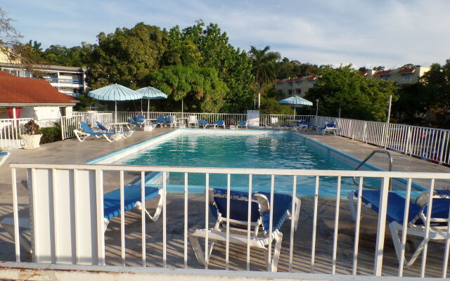 Ocean Air Beach Studio At Montego Bay Club Resort