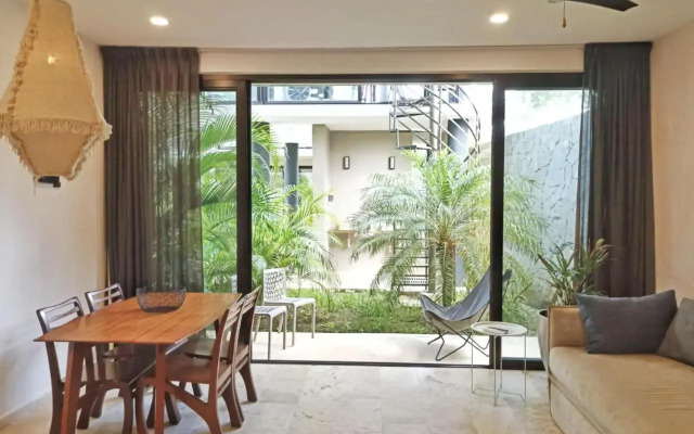 101 Amena Modern 1BR APT w/GYM (10 min to beach)